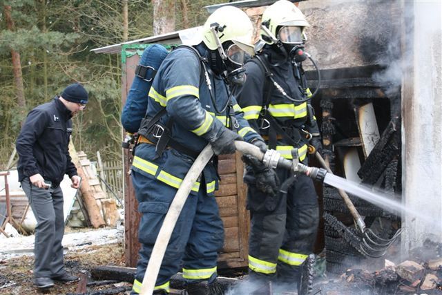 obrázek: Chatu v Lipně u Líšťan zlikvidoval oheň
