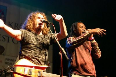 obrázek: Dub O´Net s jamajským zpěvákem Vincentem míří do Zach´s Pubu
