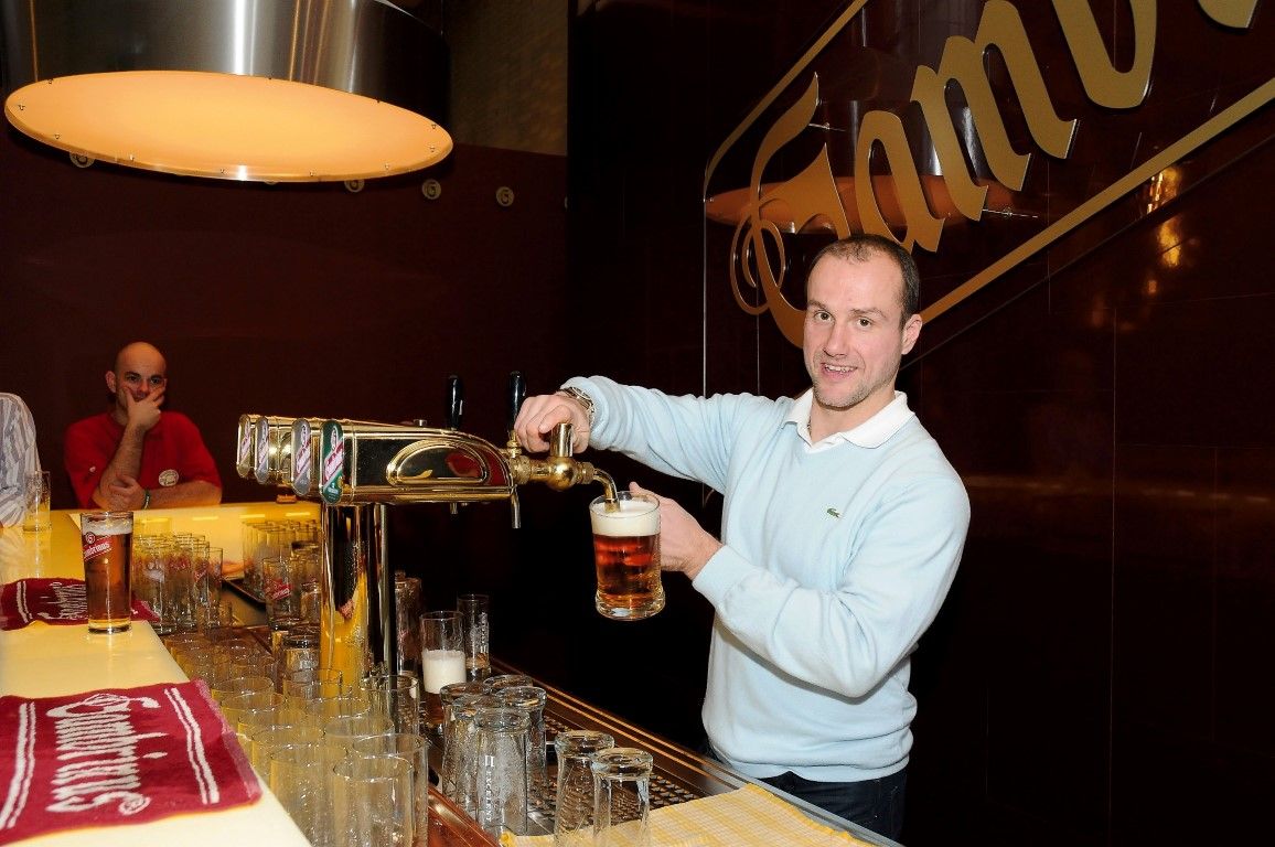 obrázek: Fotbalové a hokejové hvězdy představily tréninkové centrum Gambrinusu