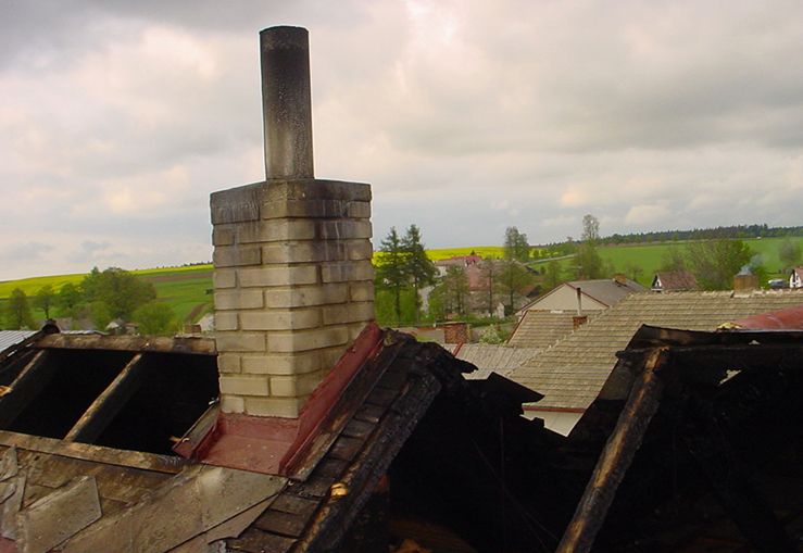 obrázek: Hasiči vyjíždějí k požárům komínů