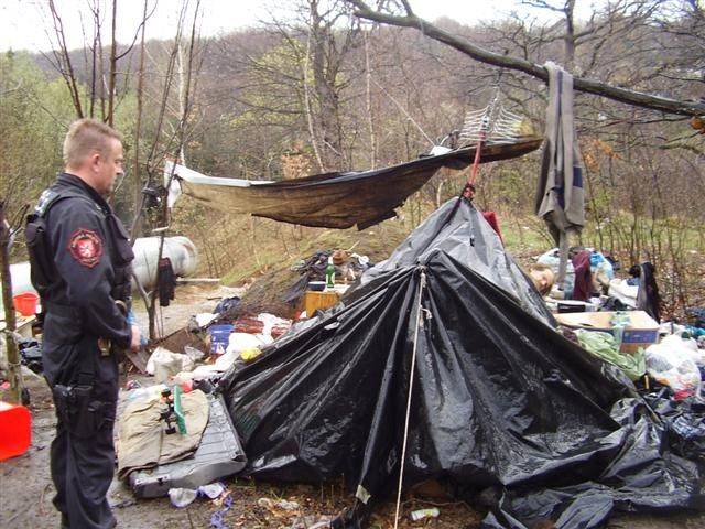 obrázek: K úvěrům pomáhají i bezdomovci