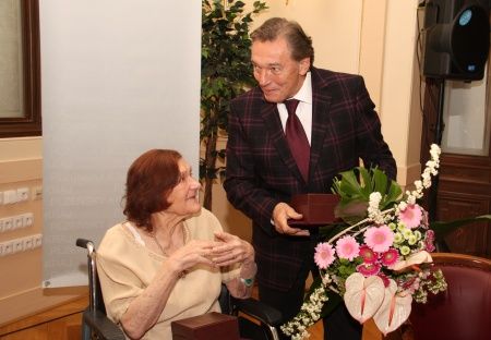 obrázek: Karel Gott je čestný občan Plzně a laureát krajské Dvorany slávy