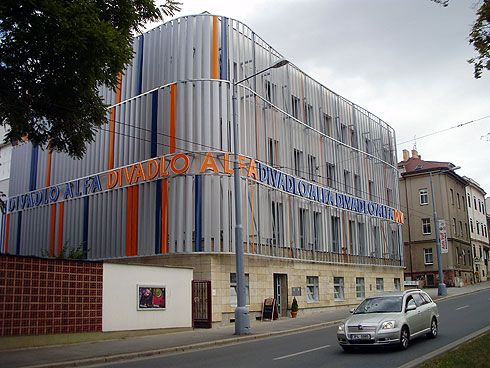 obrázek: Kašpárek a indiáni v divadle Alfa