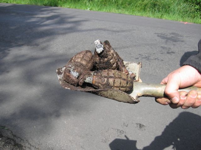 obrázek: Kolem Aše se válejí granáty