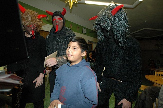 obrázek: Mikuláš z Viktorie naděloval v dětském domově Domino