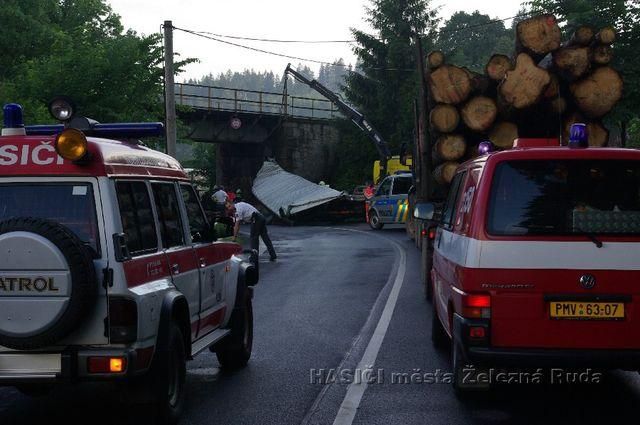 obrázek: Nevešel se pod most