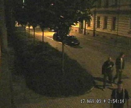 obrázek: Neznámý muž pobodal mladíka, policie žádá o pomoc