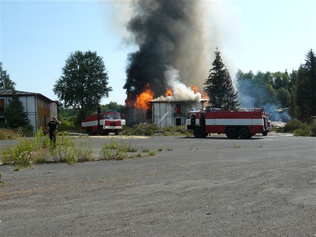 obrázek: Objekt v Zadním Chodově lehl popelem