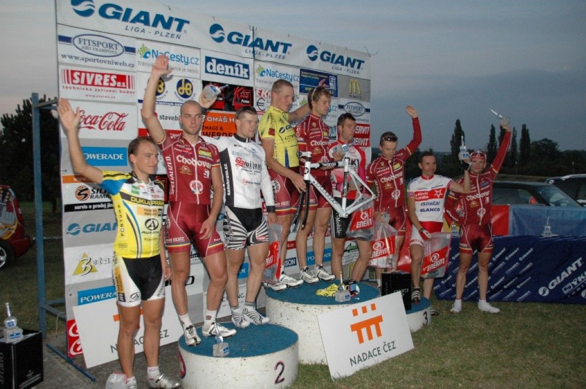 obrázek: Po finále Giant ligy byl dekorován vítěz Nesveda