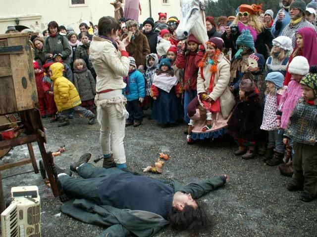 obrázek: Pouť, divadlo i ohňostroj