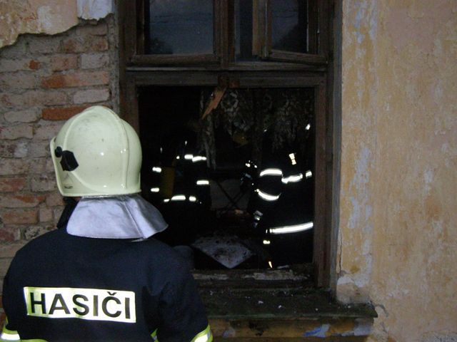 obrázek: Při požáru štítovské dílny se zranili dva lidé