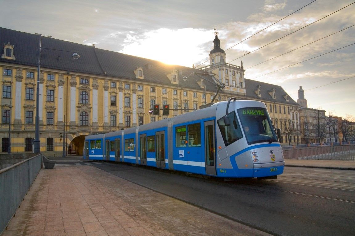 obrázek: Primátor Wroclawi podepsal smlouvu o dodávce 28 tramvají ŠKODA 19T