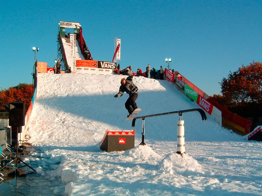 obrázek: SNOWBITCH a HC Plzeň 1929 uvádí:  Snow & Ice 2009  