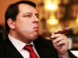 obrázek: Strážníci chytali v Plzni mladíky, kteří házeli vejce na Paroubka