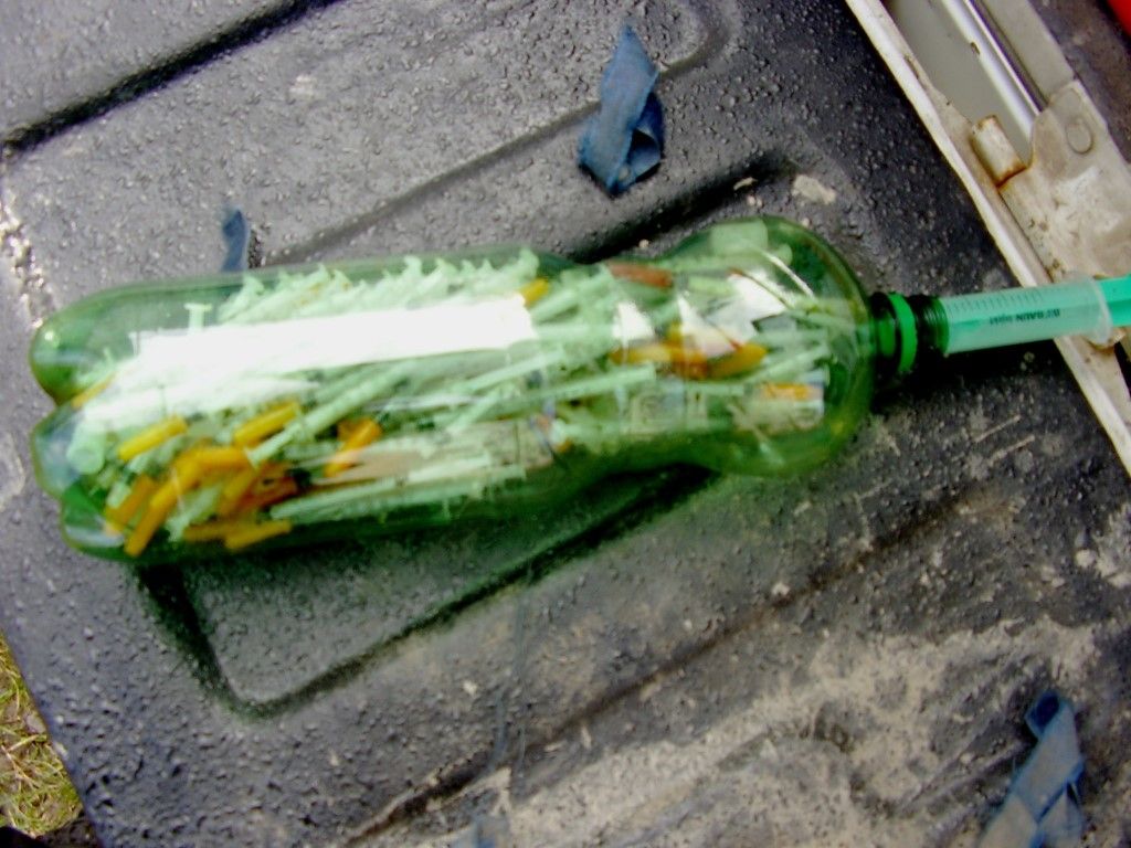 obrázek: Strážníci v Plzni našli množství použitých stříkaček