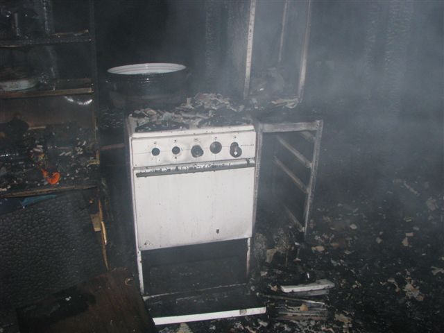 obrázek: U Horní Břízy vzplála chatka, škoda čtvrt milionu