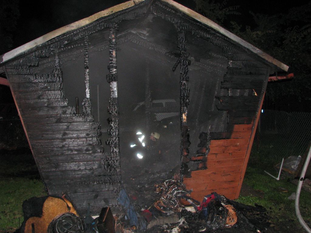 obrázek: U Kalikovského mlýna v noci shořela chata