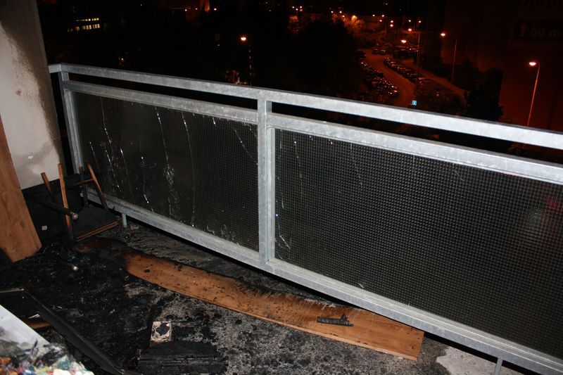 obrázek: V plzeňském Bolevci v noci na dnešek hořel balkon paneláku