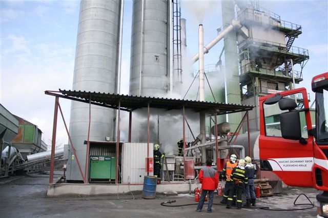 obrázek: Ve šlovické obalovně hořelo, škoda téměř milion