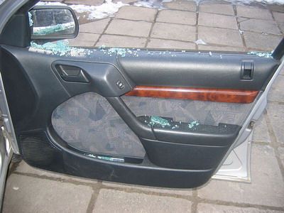 obrázek: Z Mercedesu na Slovanech si lapka odnesl navigaci