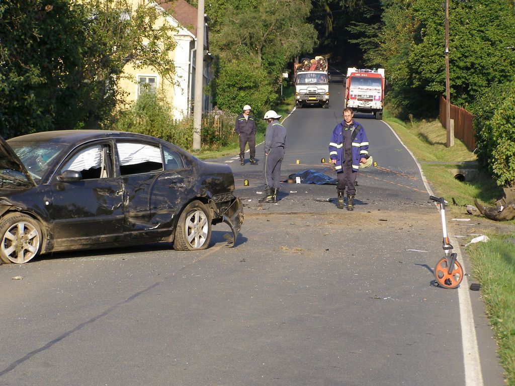 obrázek: Žena ve Štítarech dnes nepřežila srážku dvou vozidel 
