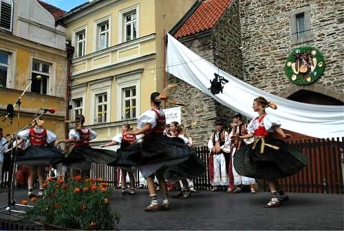 obrázek: Až 80 tisíc lidí míří do Domažlic na Chodské slavnosti