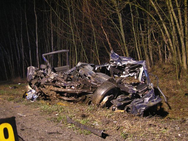 obrázek: Čelní srážka u Kdyně skončila v noci smrtí