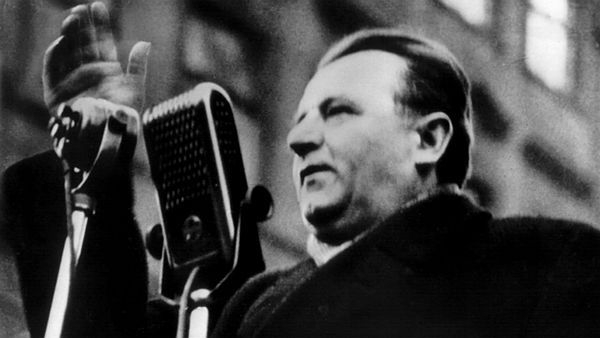 obrázek: Gottwald a Zápotocký přišli v Rokycanech o občanství