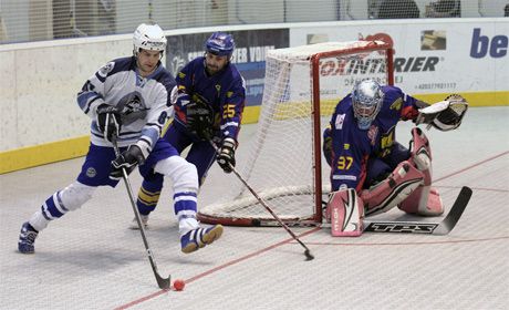 obrázek: Hokejbalisté Plzně jsou po dvou výhrách blízko postupu