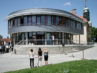 obrázek: Holýšov má zrekonstruované náměstí i radnici