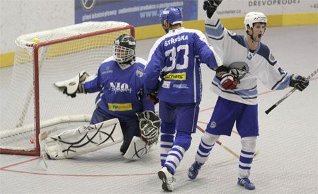 obrázek: Konečně! Hokejbalisté si připsali prvních šest bodů