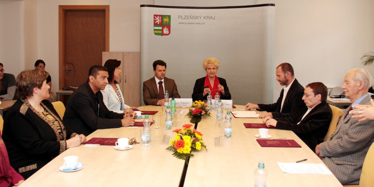 obrázek: Kraj podepsal dohodu o spolupráci s neziskovkami