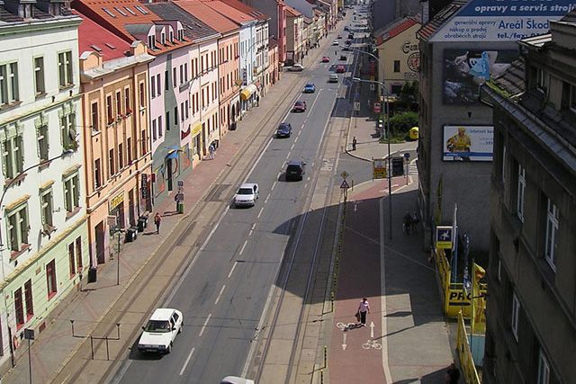 obrázek: Maskovaný lupič s nožem vyloupil potraviny na Slovanské