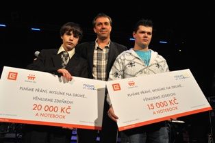 obrázek: Mladým lidem z náhradních rodin se tyto Vánoce splní přání 