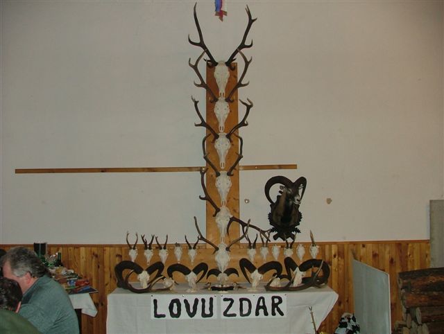 obrázek: Myslivci v Líšné večeřeli divočáka a užili si zábavu