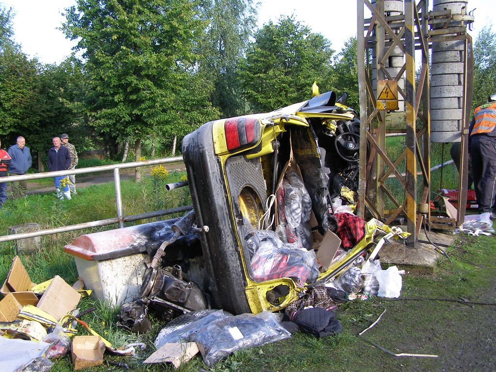 obrázek: Na přejezdu u Přeštic se srazil vlak s autem. Jeden mrtvý