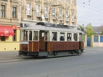 obrázek: Návštěvníky Slavností svobody vozí historická tramvaj