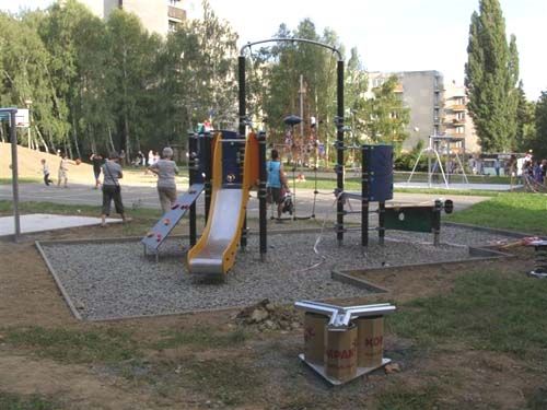 obrázek: Nový školní rok oslavují v Plasích na novém hřišti 