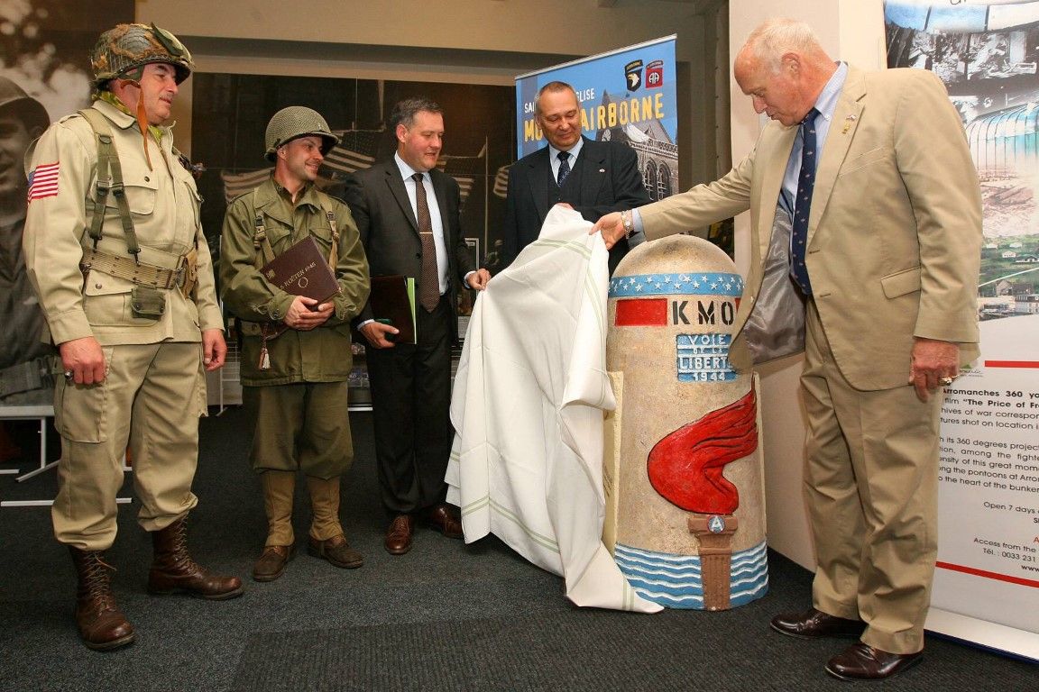 obrázek: Pattonovo muzeum dostalo symbolický patník z Normandie 