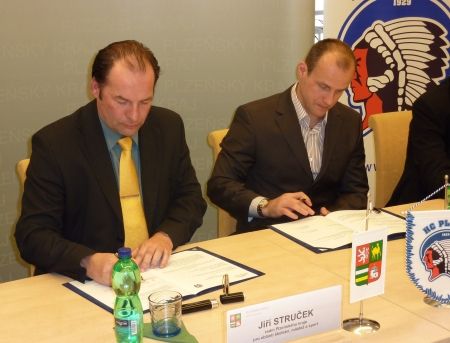 obrázek: Plzeňský kraj je generálním partnerem mládežnického hokeje v Plzni