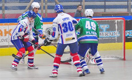 obrázek: Plzeňští hokejbalisté prohráli v Mostě 1:3