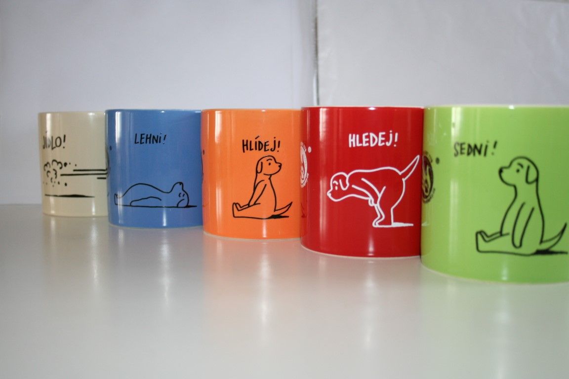 obrázek: Pomocné tlapky prodávají hrnečky s pejskem