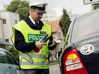 obrázek: Řidičů, kteří nepatří za volant, je stále dost