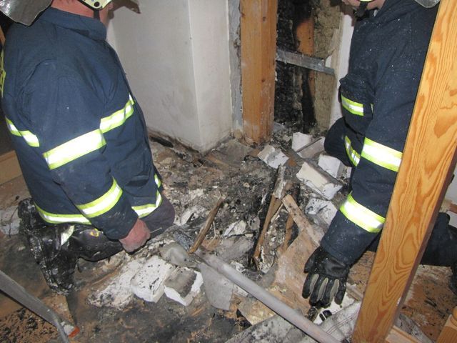 obrázek: Rodinný dům v Sušici hořel od krbu 