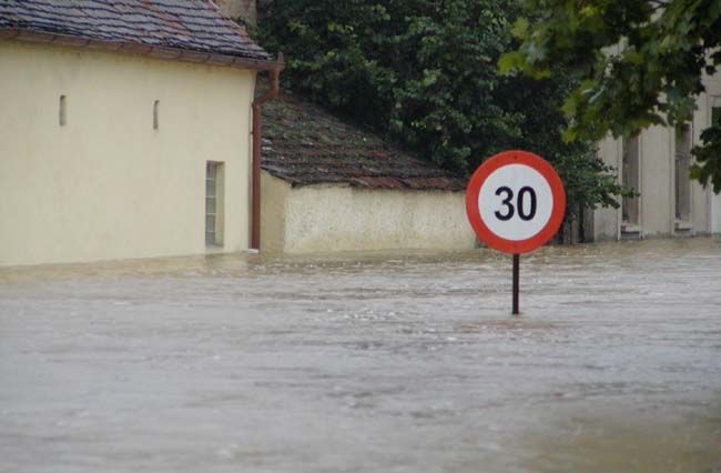 obrázek: Plzeňští hasiči vyjeli na pomoc při povodních 
