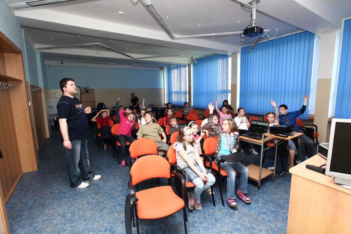 obrázek: Tonda obal se chystá do mateřinek a škol