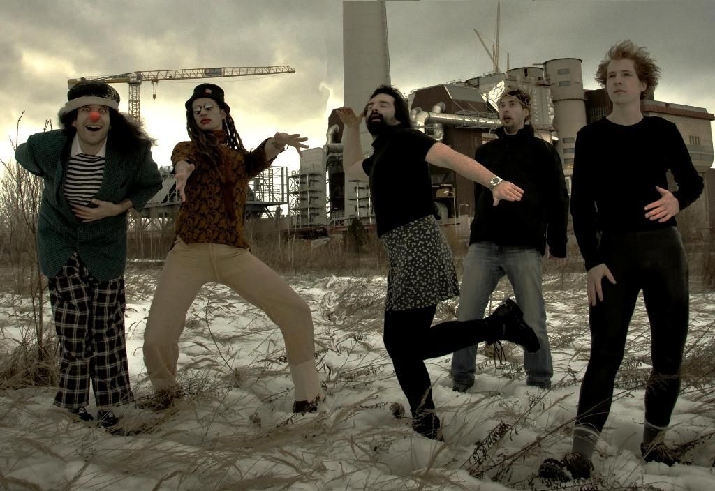 obrázek: Turné skupin Insania a První hoře zavítá do Divadla pod lampou