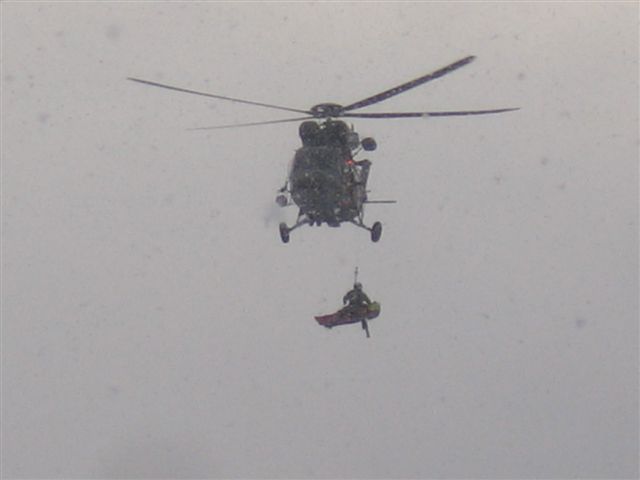 obrázek: U Svojšína spadla žena ze skály, zachraňovaly ji dva vrtulníky