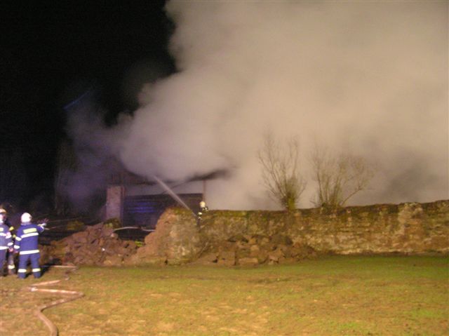 obrázek: V Březíně hořela stodola, škoda 150 tisíc