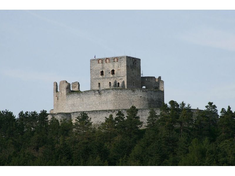 obrázek: Včelí divadlo na hradě Rabí pokračuje celé léto!